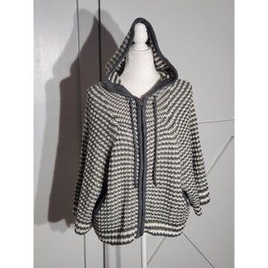 NWT PURE SUGAR HOODED CAPE STYLE SWEATER SHORT SLEEVE ACRYLIC/WOOL POCKET SIZE M